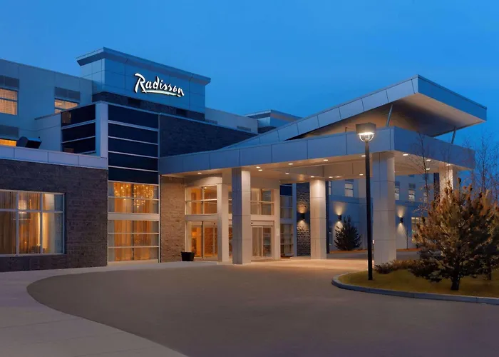 Radisson & Conference Centre Calgary AirportAirport Hotel